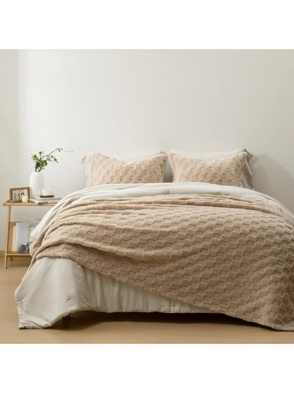 Cozy 4pc King Comforter Set with Detachable Fluffy Blanket - Camel Color